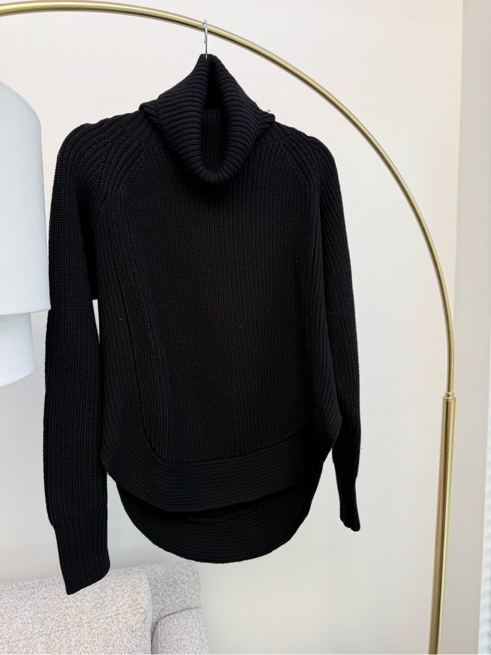 Aritzia Wilfred Free Assiana Sweater